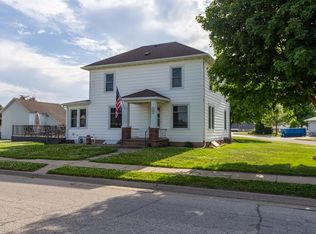 402 Buchanan St SW, Cascade, IA 52033