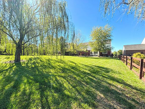 3rd image of 353 Foxhunt Dr