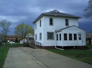 315 N 7th St, Estherville, IA 51334