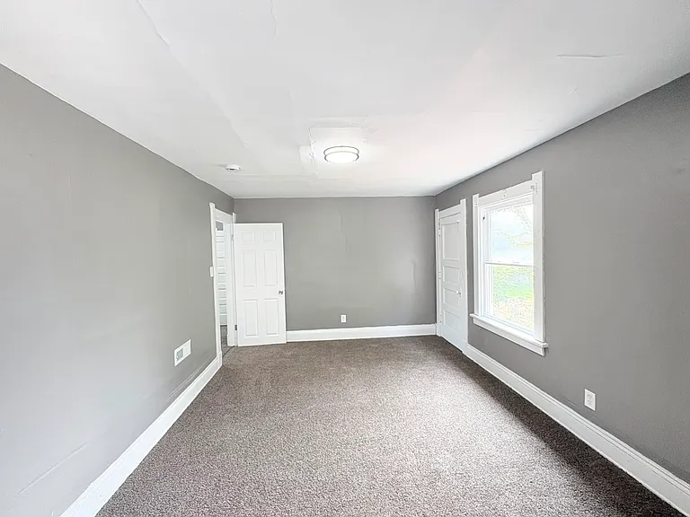 218 Kevin Pl — Photo 12