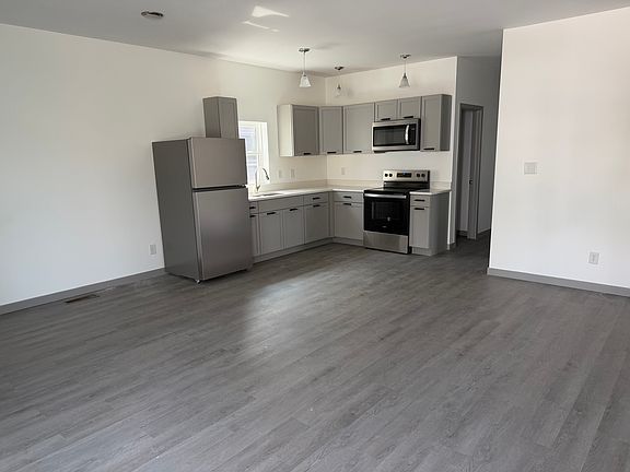 2nd image of 235 Iowa St #235
