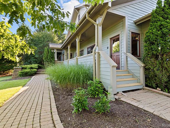 3rd image of 8861 Pleasantview