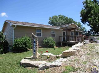 25497 Snokomo Rd, Eskridge, KS 66423