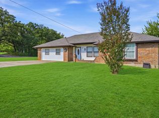 901 Melanie Ln, Keene, TX 76059