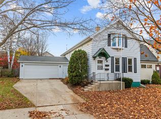 1306 S 12th St, Manitowoc, WI 54220