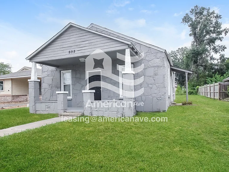 1697247_001_front_view_2.jpg