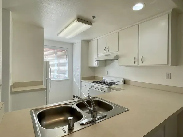 3053 S Higuera St APT 9, San Luis Obispo, CA 93401