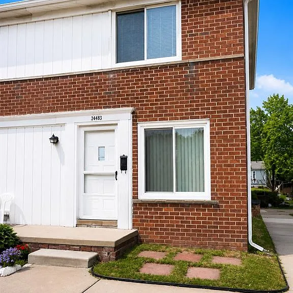 24434 W Chicago St — Photo 1