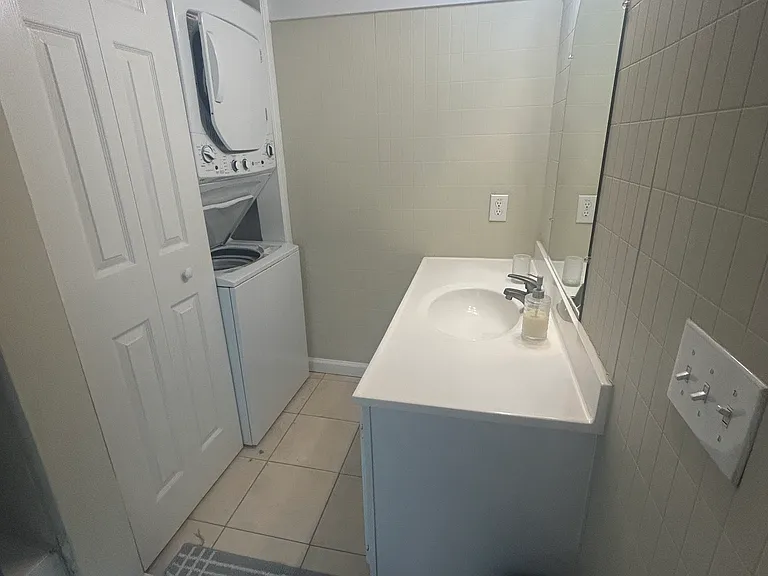 1407 Arendell St — Photo 13