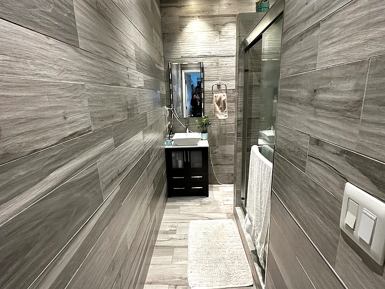 233 W 14th St #5R — Photo 13