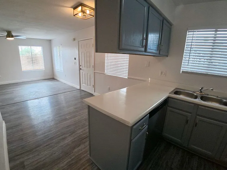 1 Month FREE Rent + No Application Fee 3049 E Cicero Street, Mesa, AZ! — Photo 8