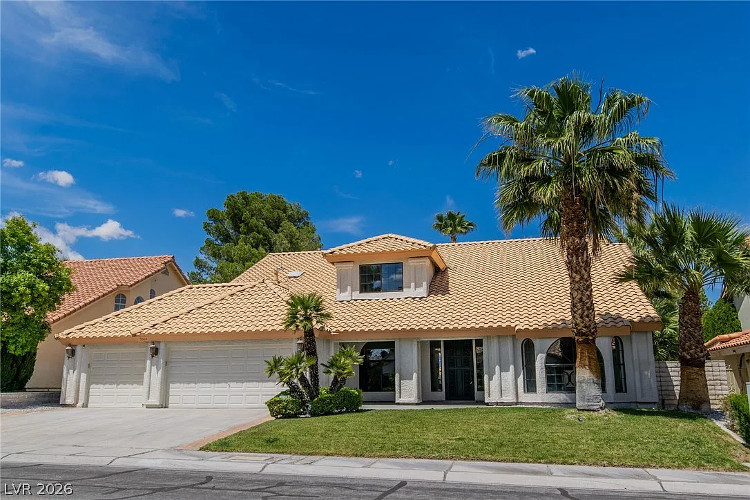5 bed, 3.0 bath, 3389 sqft, $4,500 — Photo 1