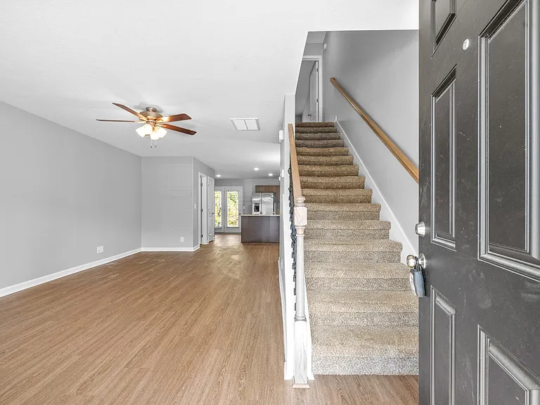 213 Woodland Valley Ln — Photo 10