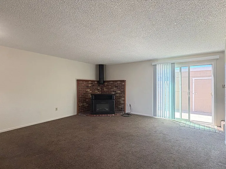 2702 W Modoc Ct — Photo 3
