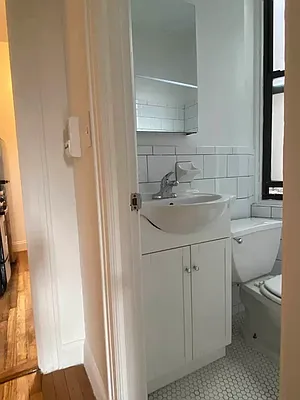 Rented by Urban Real Estate Property Group Inc | media 9