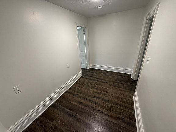 2nd image of 505 Lyon St NE #3