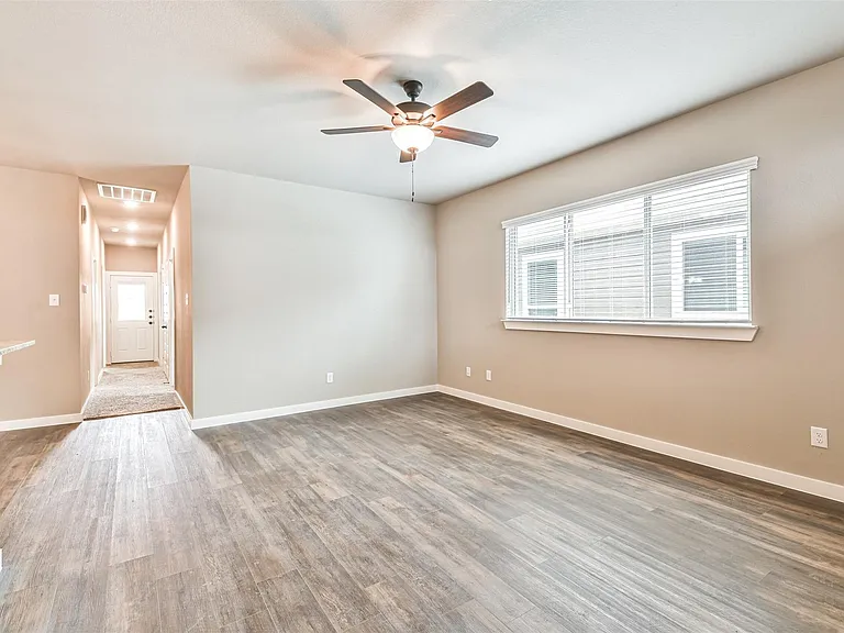 25105 Pacific Wren Dr — Photo 5