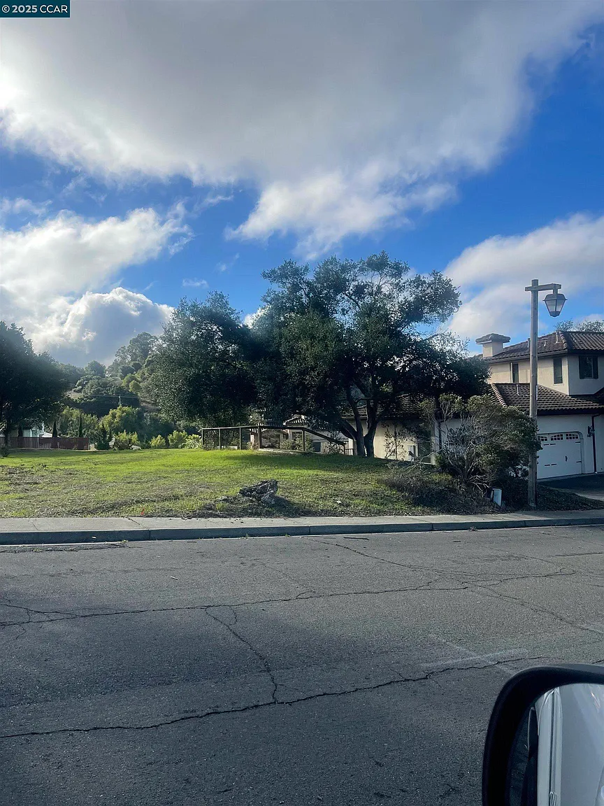 204 N Rancho Pl photo 1