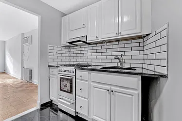 Rented by R New York