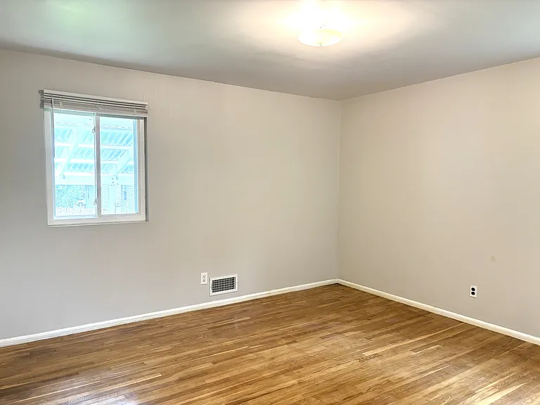 218 Upton St — Photo 5