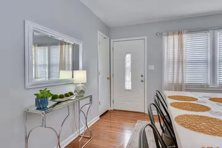 4 bed, 1476 sqft, $2,400 — Photo 4