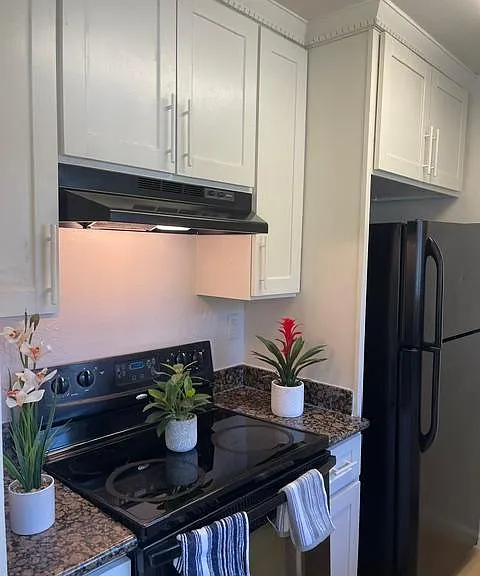 1630 Sycamore Dr #3 — Photo 12