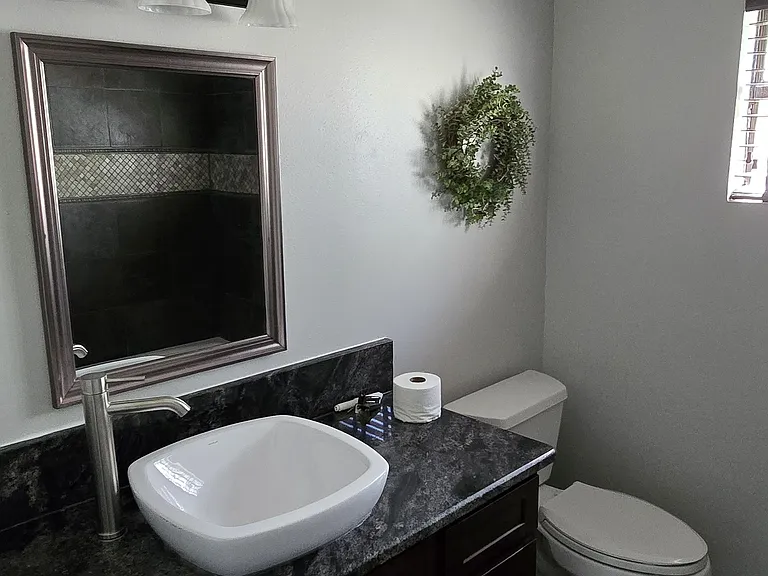 6400 Shane Ln — Photo 8