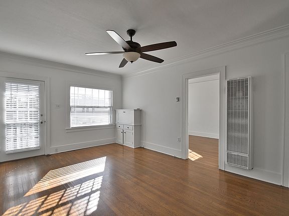 2nd image of 601 Garnet St #1/2