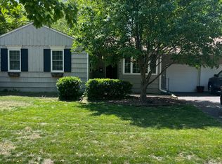 7188 Cherokee Dr, Prairie Village, KS 66208