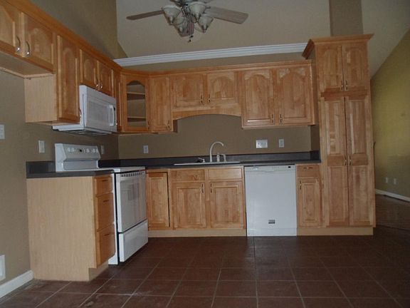3rd image of 5507 NW Pace Ln