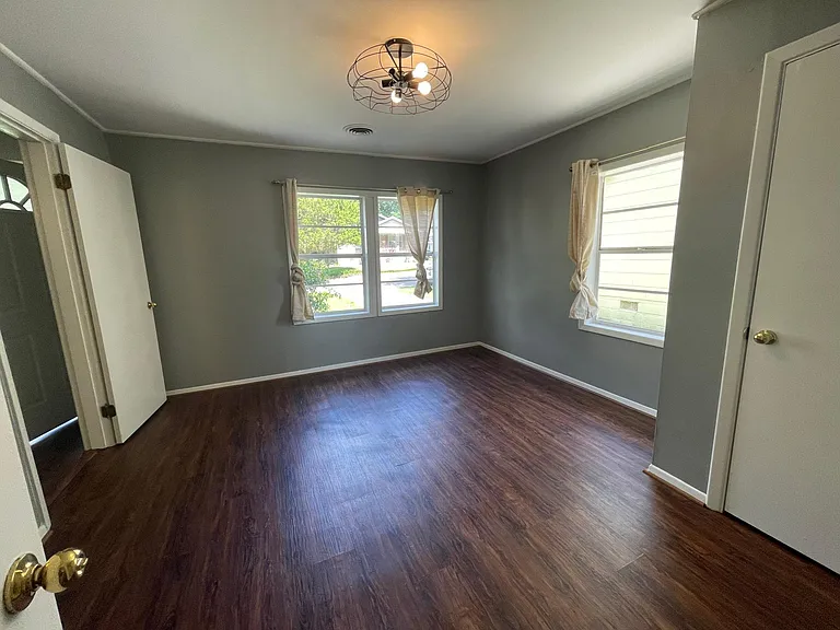 132 Chestnut St — Photo 8