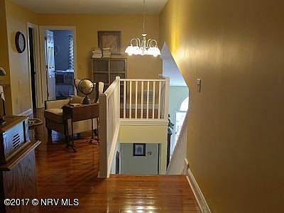 3rd image of 350 Gold Leaf Dr