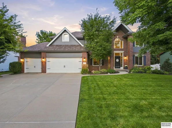 5903 S 170th St, Omaha, NE 68135
