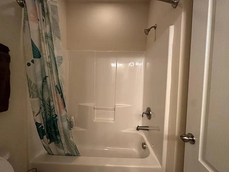 404 Hawks Creek Pkwy — Photo 18