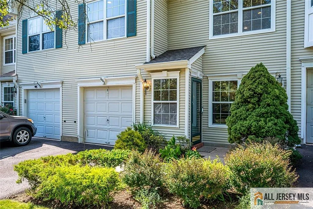3 bed, 2.5 bath, $3,700 — Photo 1