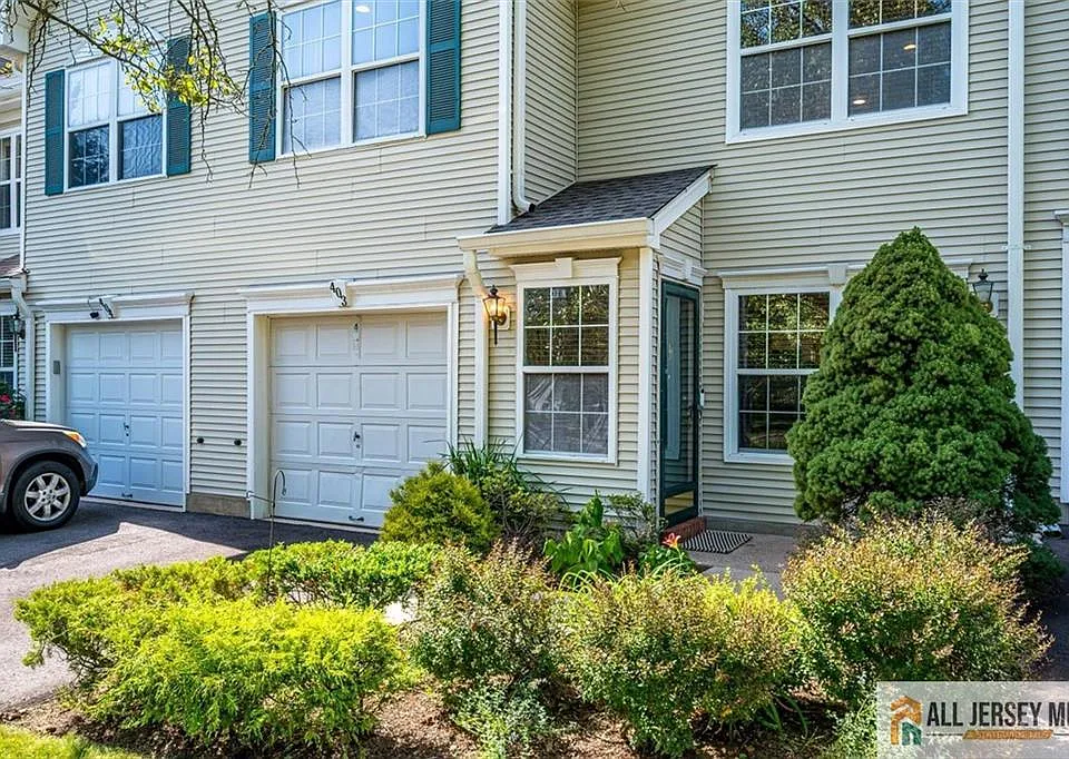 403 Somerset Ct