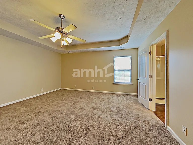 105 Tulip Grove Point — Photo 10