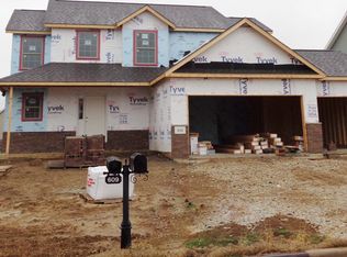 610 Drake Ln, Washington, IL 61571