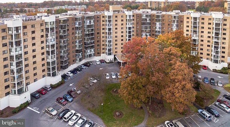 1st image of 15101 Interlachen Dr #1-509
