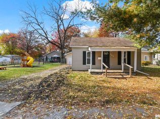 408 S 6th St, Auburn, IL 62615