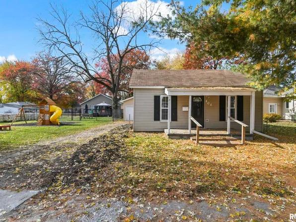 408 S 6th St, Auburn, IL 62615