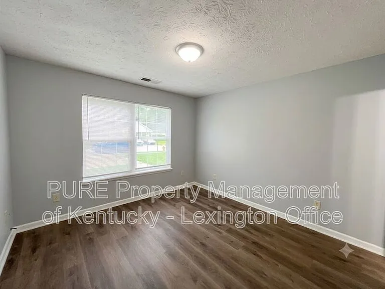 1034 Marshall Park Dr — Photo 23