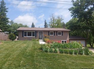 1020 5th St, Friend, NE 68359