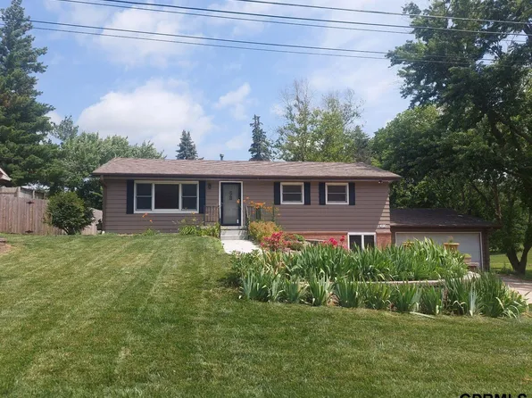 1020 5th St, Friend, NE 68359