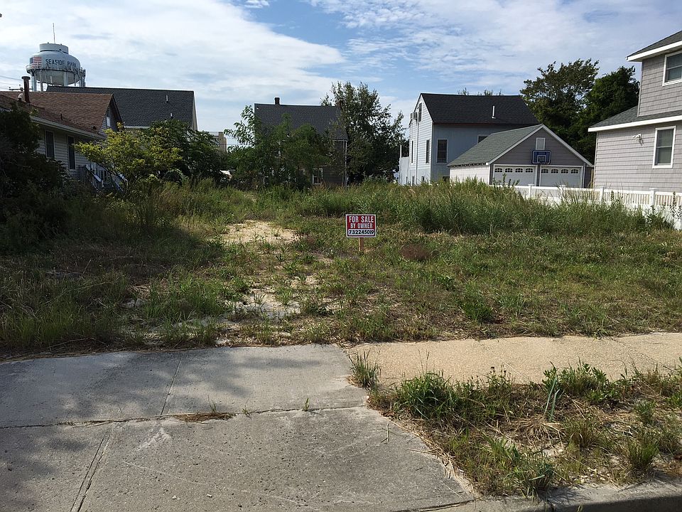 1st image of 207 10th Ave