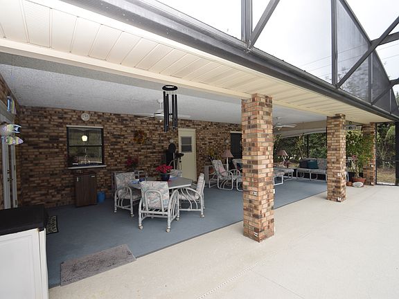 2nd image of 1824 N Kingway Dr