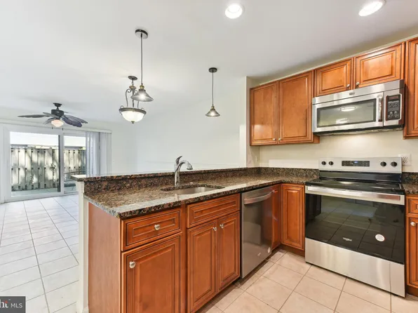 2515 Glengyle Dr #137, Vienna, VA 22181