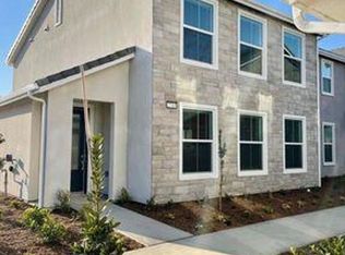 2710 E Tamarind Dr, Fresno, CA 93730