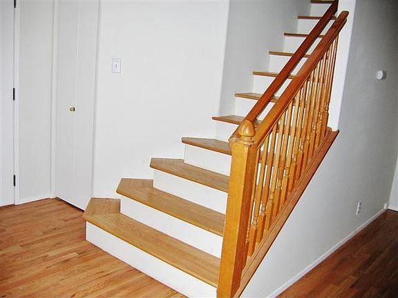 2nd image of 723 106th Pl SE