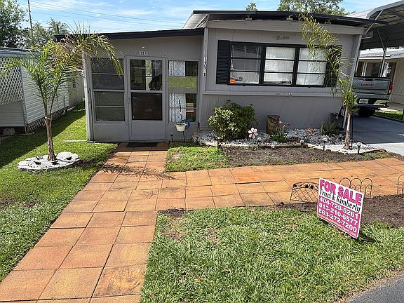 2nd image of 39518 Rosebush Ln